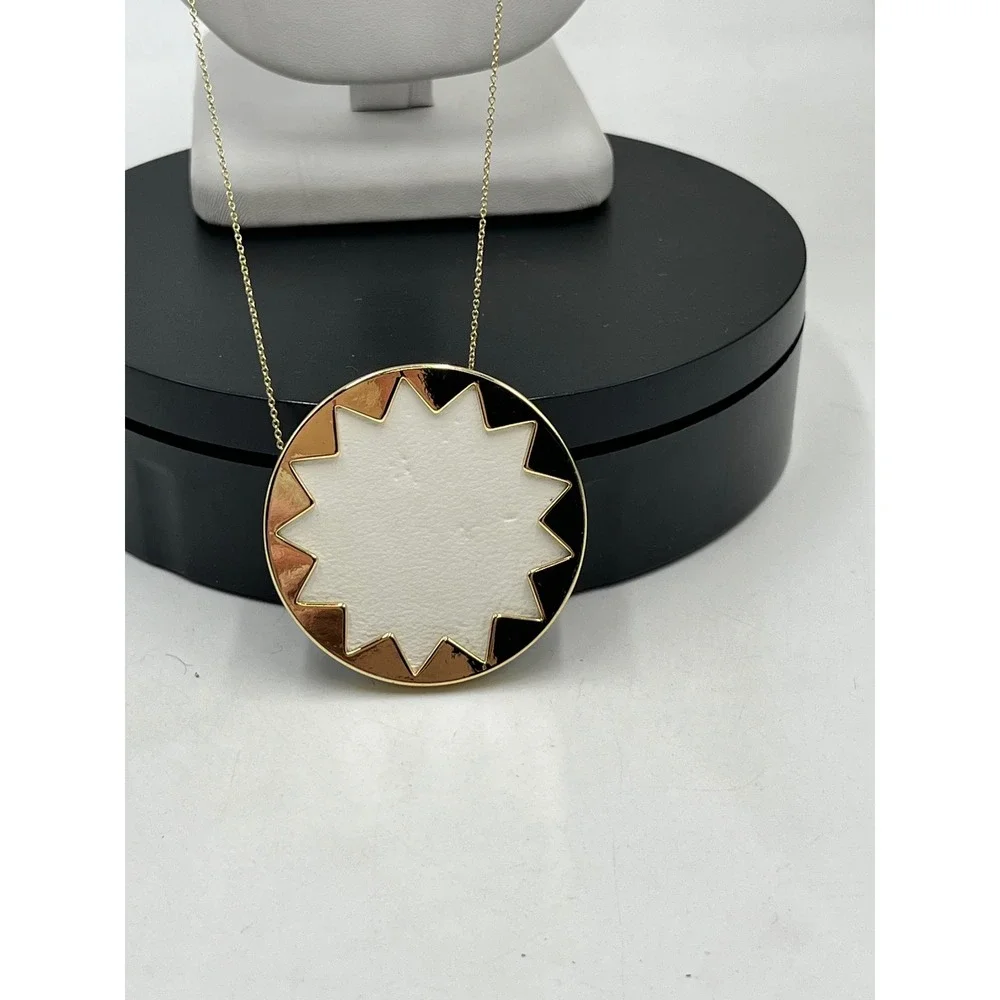 House of Harlow 1960 Off White Leather Round Sunburst Pendant Necklace